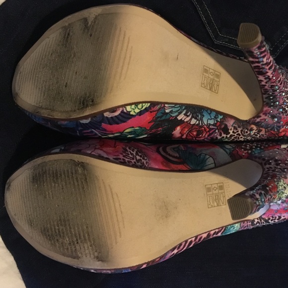Heels - Picture 3 of 4