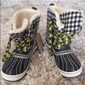 Resisting! So sorry!