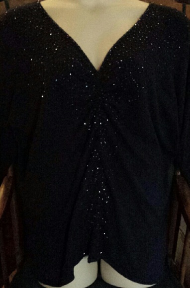 Apt. 9 Tops - HP! PRICE DROP Dressy plus size tunic in navy blue