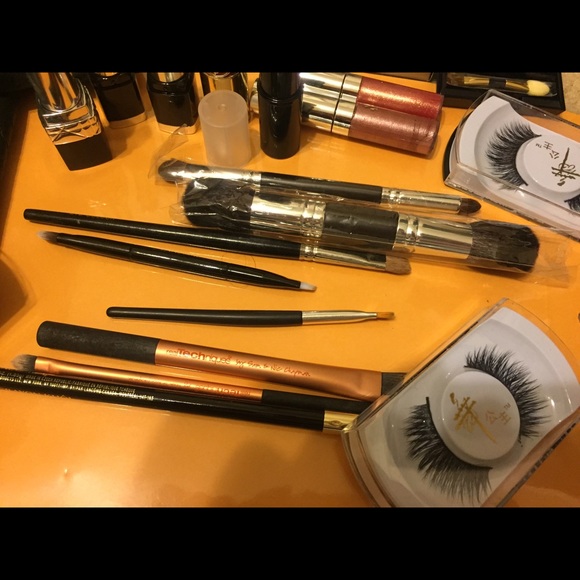 Makeup bundle - Picture 4 of 4