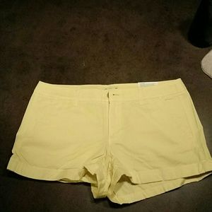 American Eagle yellow shorts size 12 NWT