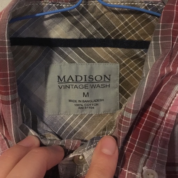 Men's sz medium plaid button down shirt