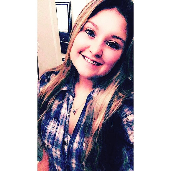 Meet your Posher, Alexis - Picture 1 of 1