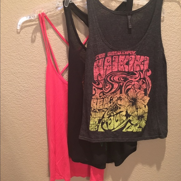 Tank Top Bundle - Picture 1 of 4