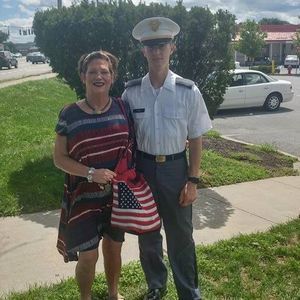 Meet your Posher, Suzanne