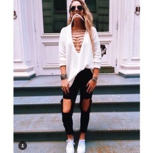 LF CREAM CUTOUT SWEATER