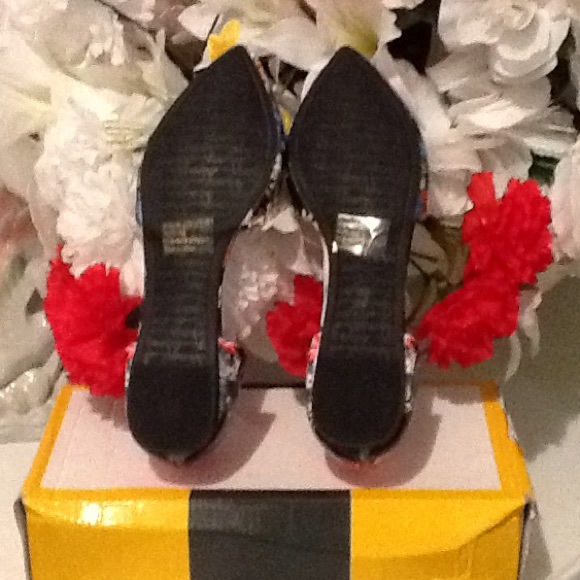 Breckelle's  Shoe ALL MANMADE MATERIAL BRAND NWOT - Picture 4 of 4