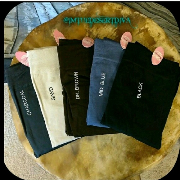 BLACK Fleece Lined Leggings - Picture 3 of 4