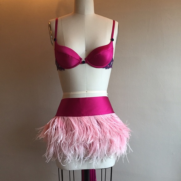 NWT Boudoir Ostrich Feather Skirt by Spoylt