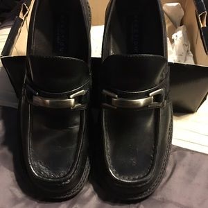 BLACK LOAFERS