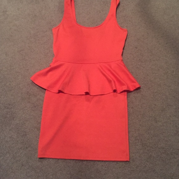 Papaya Dresses & Skirts - Papaya peplum dress