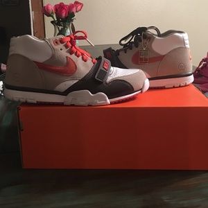 nike air trainer 1 sp