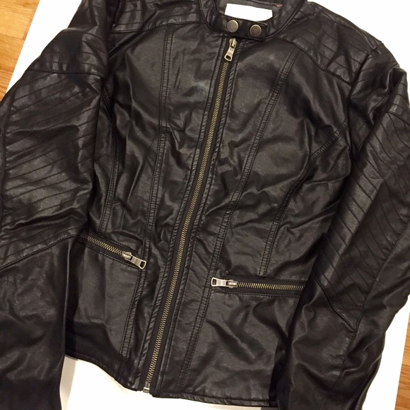 Gently used black leather jacket!