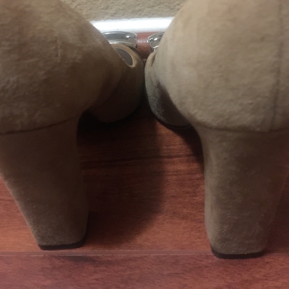 White House Black Market size 8 classic pump - Picture 4 of 4