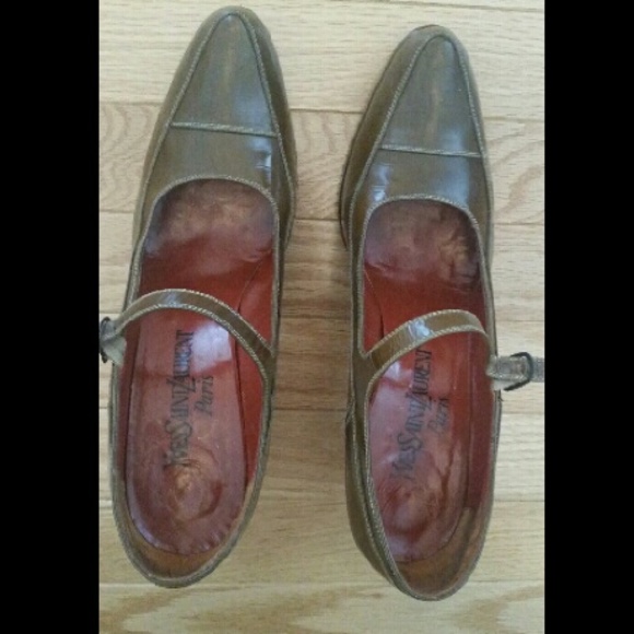 Authentic 90s Mary Jane YSL Pumps - Picture 2 of 4