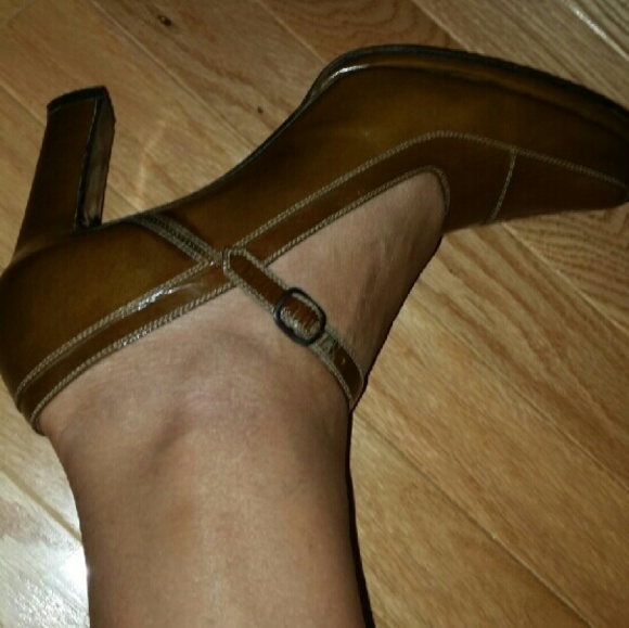 Authentic 90s Mary Jane YSL Pumps - Picture 4 of 4