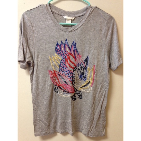 H&M Tops - H&M dragon t-shirt