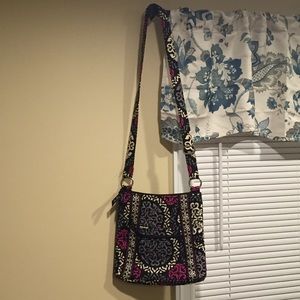 Last call 🚨Vera Bradley Cross Body