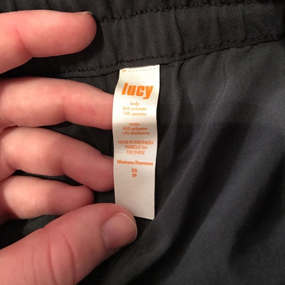 Lucy do everything cuffed pant is size small