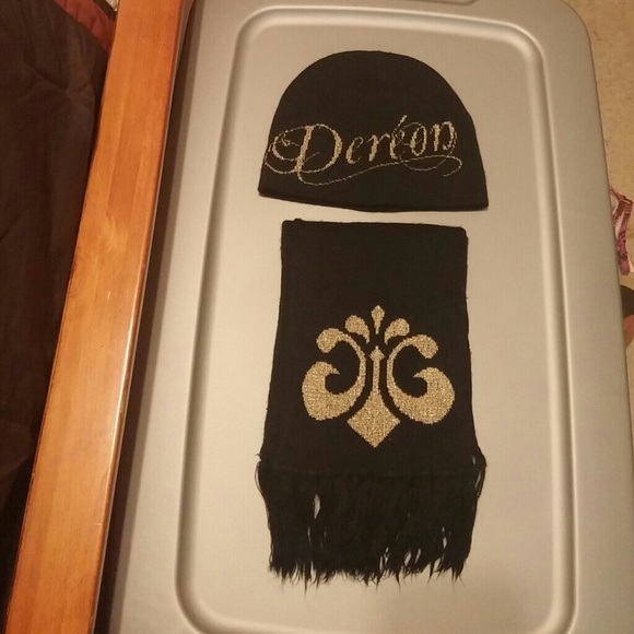 Dereon Scarf & Hat Set