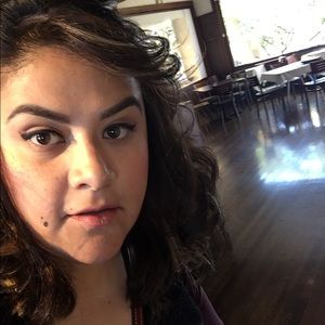 Meet your Posher, Isabel