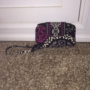 Last call 🚨Vera Bradley Wristlet