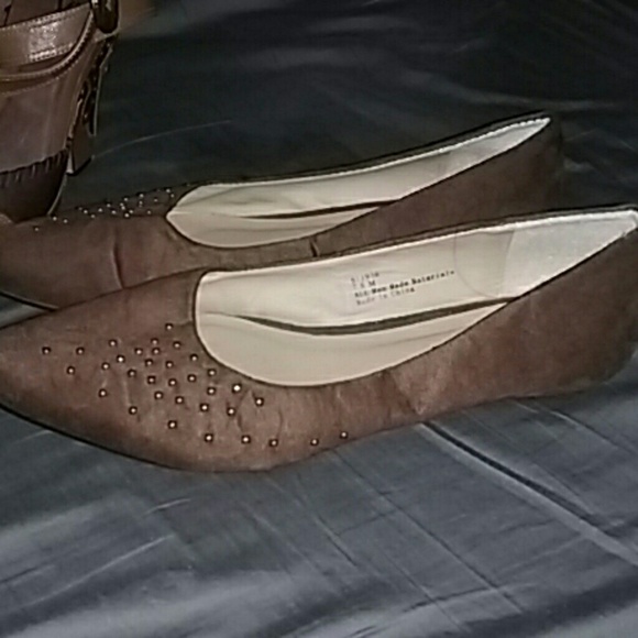 Shoes - Picture 2 of 4