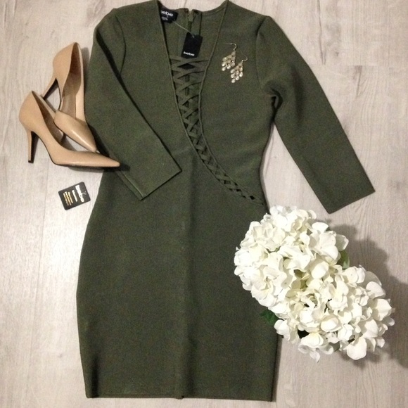 Bebe sweater/ bandage dress M (6/8) with tag.