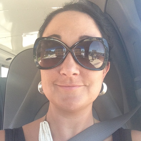 Meet your Posher, Amanda - Picture 1 of 1