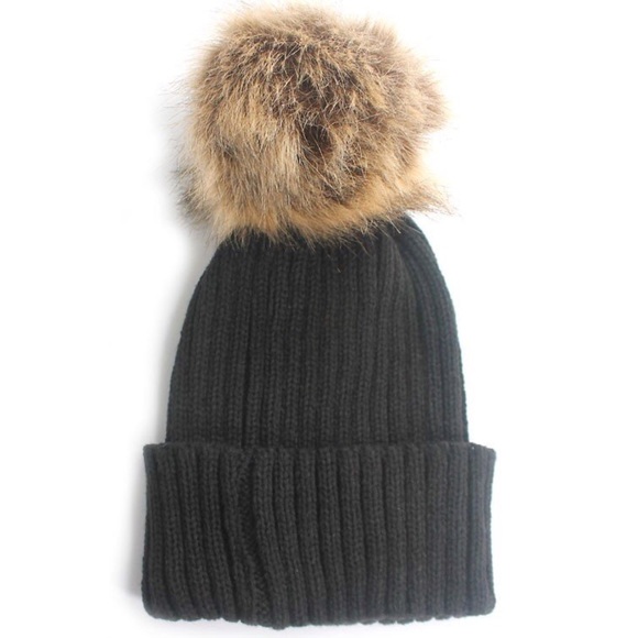 Accessories - NWT LARGE FUR POM POM  KNIT BEANIE HAT