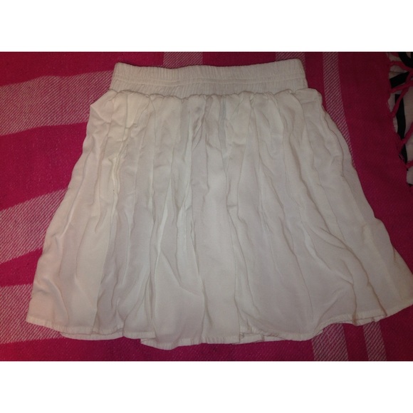 Brandy Melville Dresses & Skirts - Brandy Melville white skirt