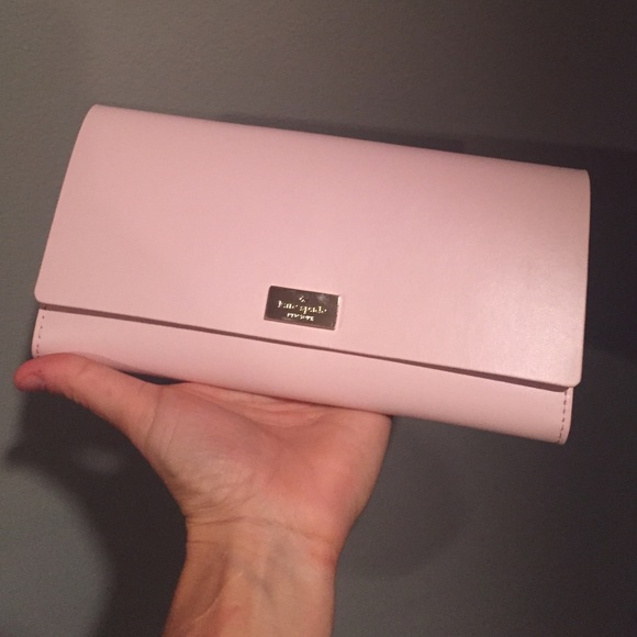♠️️Kate Spade Pim Wallet♠️️ - Picture 3 of 4