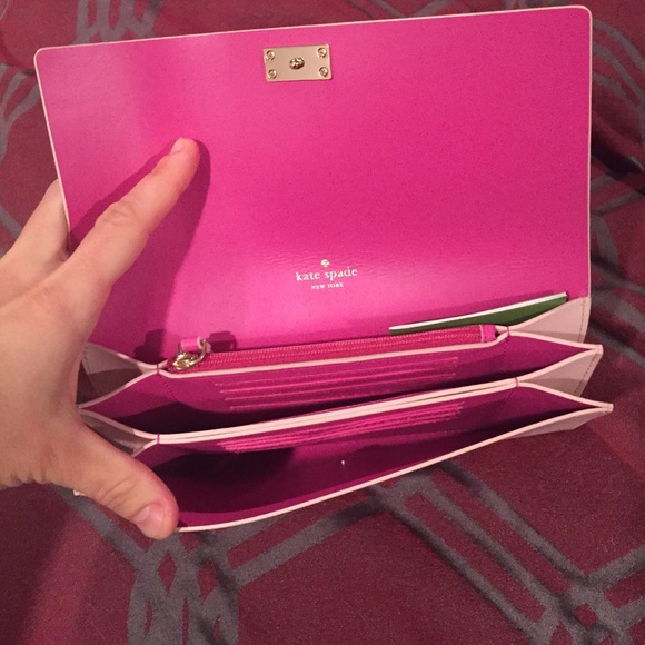 ♠️️Kate Spade Pim Wallet♠️️ - Picture 4 of 4