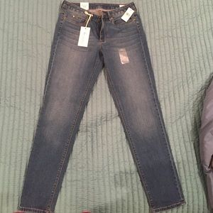 BNWT Vince Camuto jeans !Great christmas gift 🌲🎁