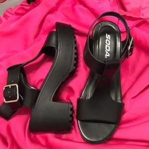 Sandal chunky heel