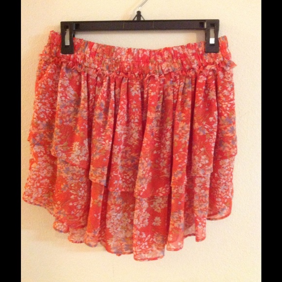 Zara Dresses & Skirts - NWOT Zara woman flower print cute mini skirt M