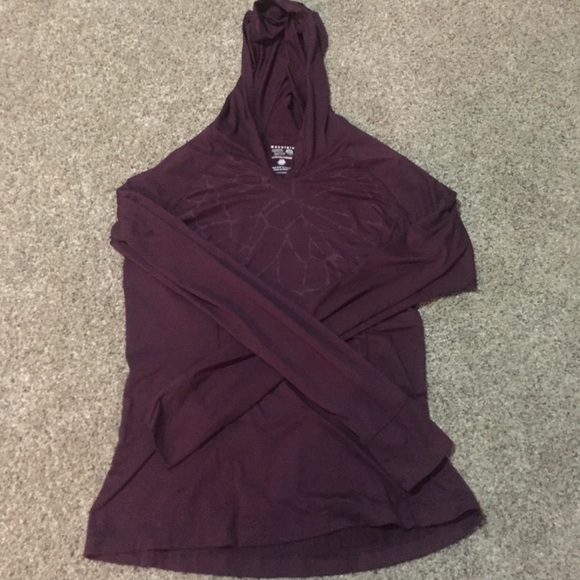 Mountain Hardware long sleeve hooded shirt