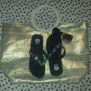 NEVER BEEN WORN YELLOW BOX FLIP FLOPS