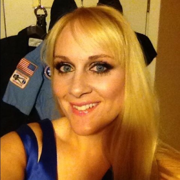 Meet your Posher, Katie - Picture 3 of 8