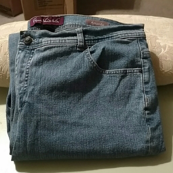 Gloria Vanderbilt jeans