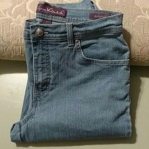 Gloria Vanderbilt jeans