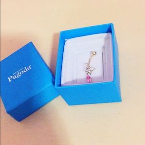 A  gold belly Piercing