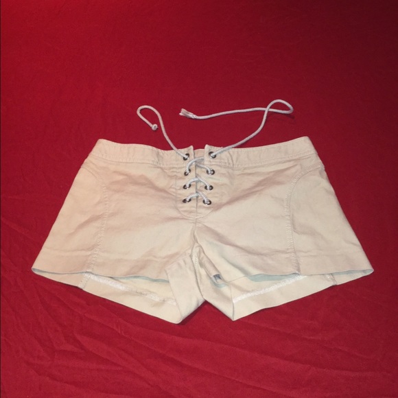 Women's Express Stretch Khaki Shorts. Size 5/6