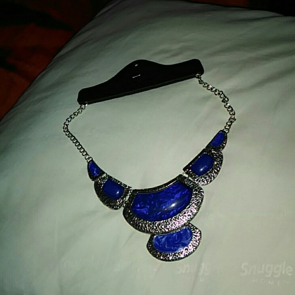 BLUE STATEMENT NECKLACE