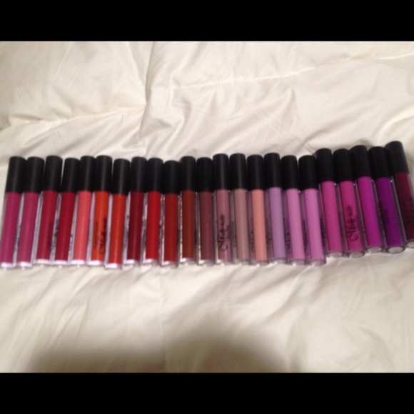23 Kleancolor Madly Matte Lipglosses