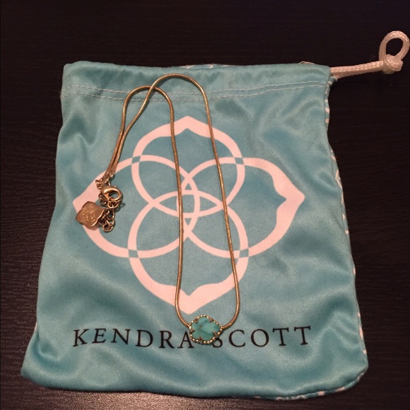 Kendra scott Mara necklace