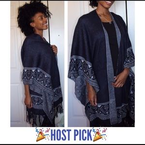 🚨FLASH SALE🚨🎉HP🎉Fringe tribal print cardigan