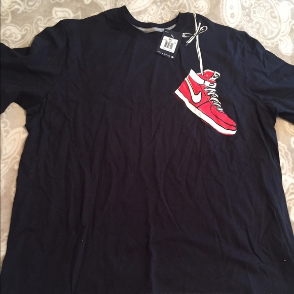 Men's Nike shirt