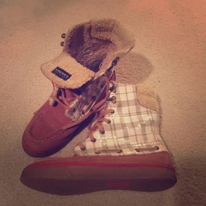 Fleece lined Sperry boots