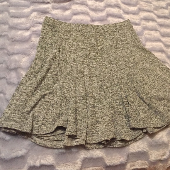 Gray speckled skirt
